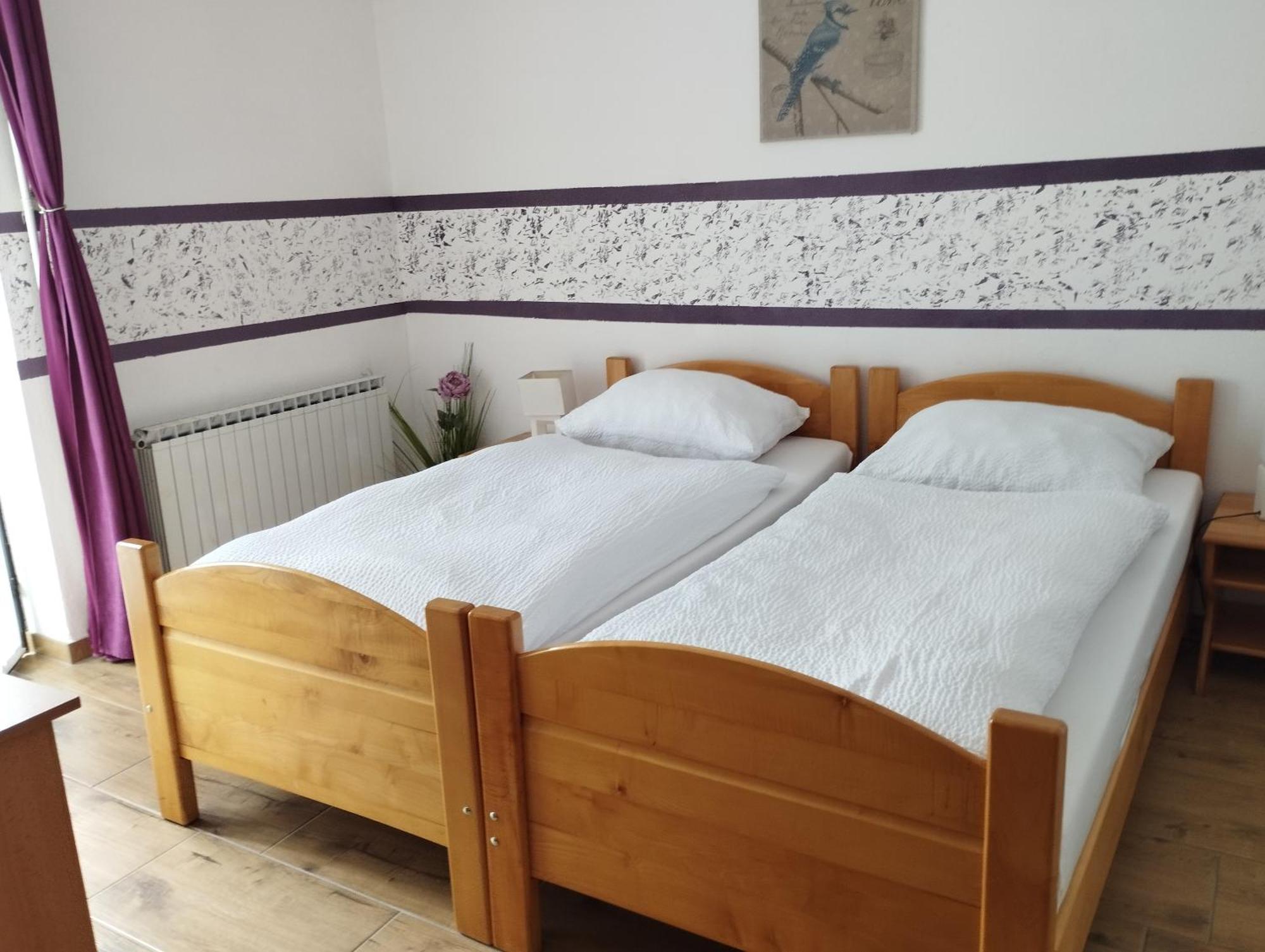 Guest House Kmecki Hram Fortuna Idrija Exterior photo